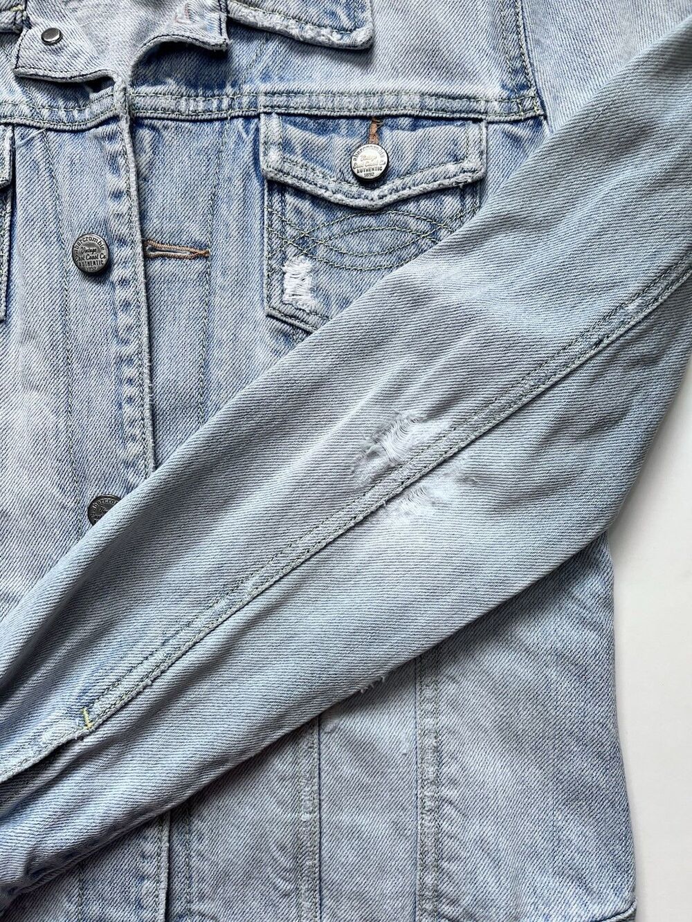 VTG Y2K Abercrombie & Fitch Womens XL Denim Jacket Light Wash Trucker Distressed - Picture 5 of 8